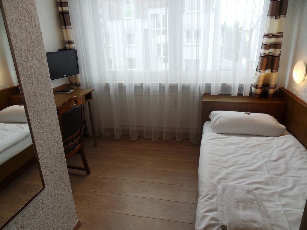 Hotel Linnert Weiterstadt Habitación foto